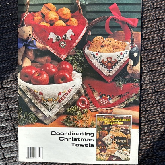Leisure Arts Crafts Books, Lot of 3, Crosstich, Christmas, Crochet - Picture 7 of 7